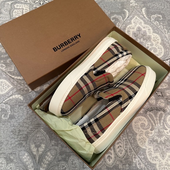 NWT BURBERRY Thomson Check Slip on Sneaker - Picture 2 of 12